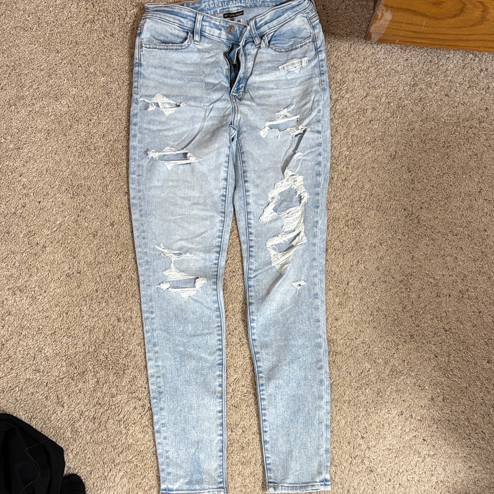 American Eagle Outfitters Light Blue Distressed Skinny Jeans